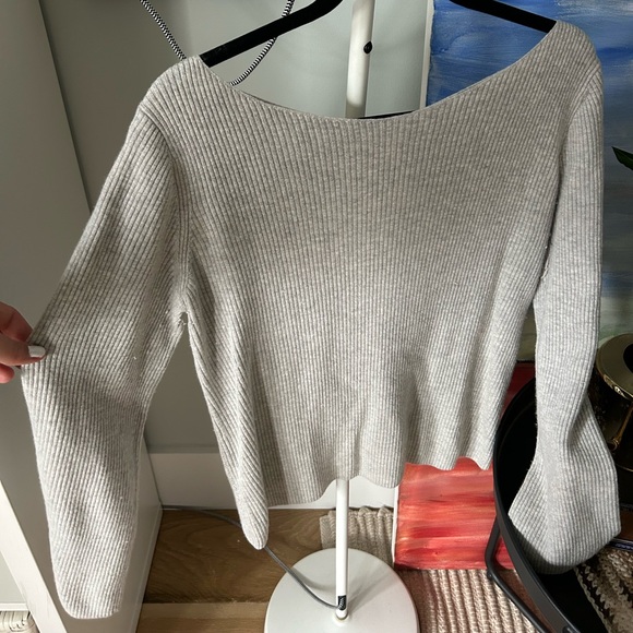 babaton grey sweater with an open back - Picture 2 of 3